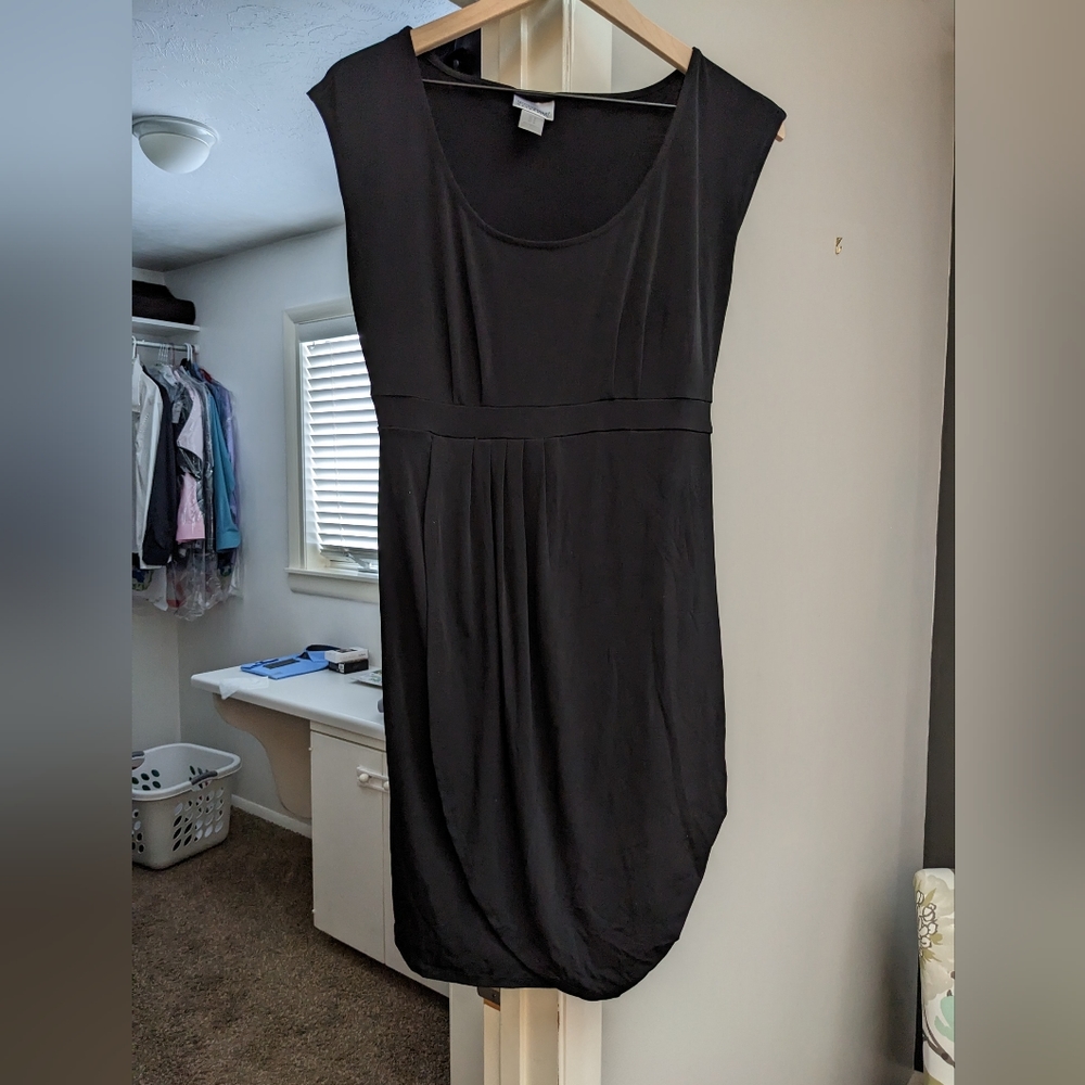 EUC Motherhood Maternity Black V-Neck Tulip Hem Knee Length Dress